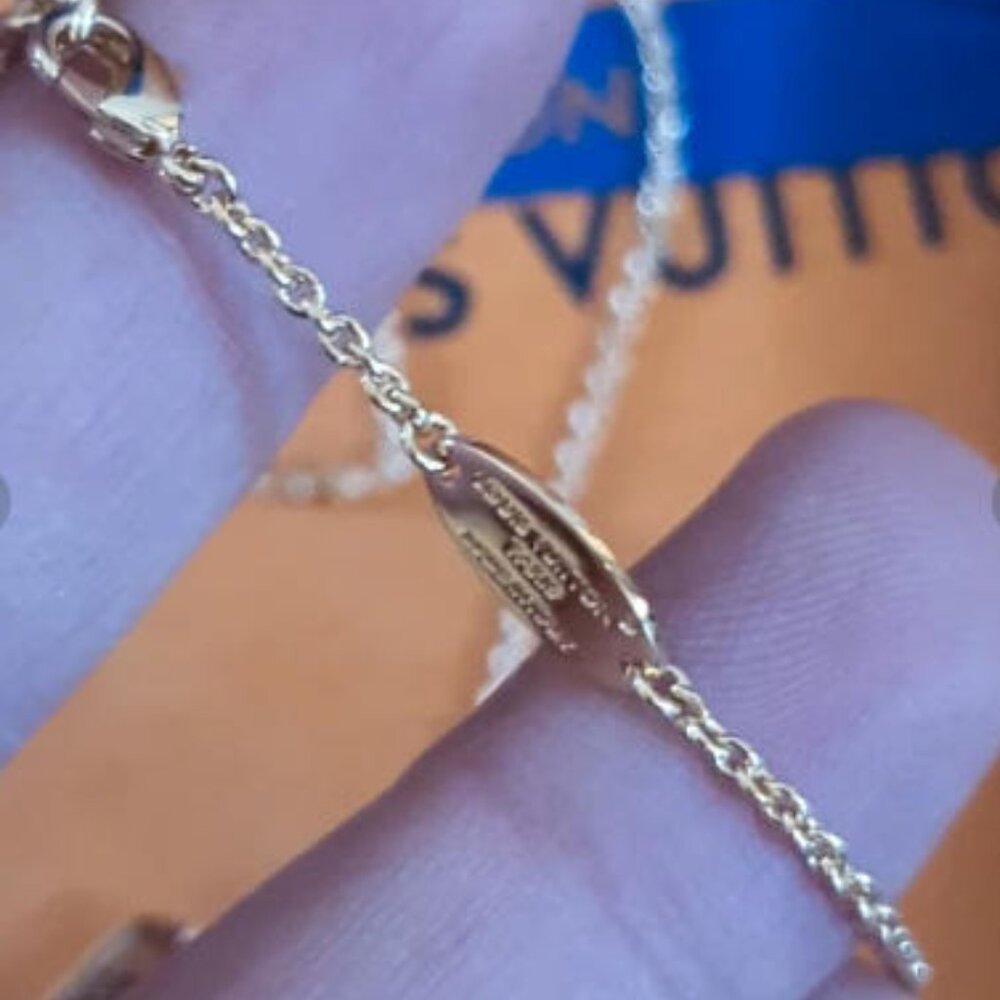 Louis Vuitton Iconic Necklace - Picture 6 of 8